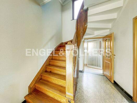 Einfamilienhaus zum Kauf 349.000 € 8 Zimmer 200 m² 5.600 m² Grundstück Neuwirtshaus Wartmannsroth 97797