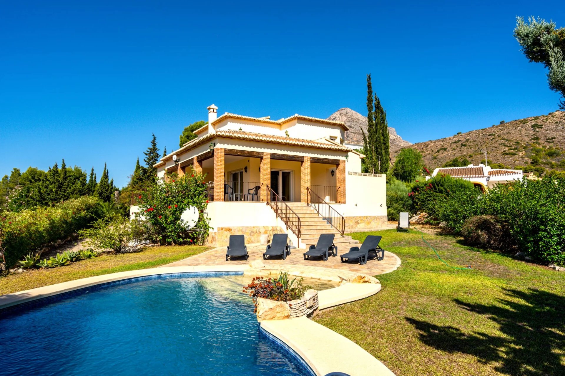 Villa zum Kauf 810.000 € 332 m²<br/>Wohnfläche Javea 03730