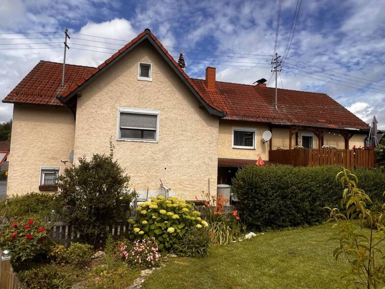 Mehrfamilienhaus zum Kauf 139.000 € 9 Zimmer 216 m² 385 m² Grundstück Gundlitz Stammbach 95236