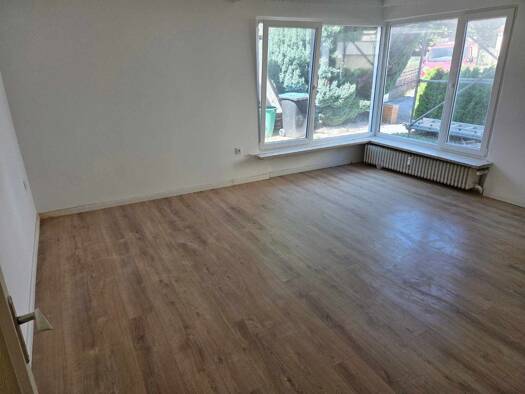 Wohnung zur Miete 600 € 3 Zimmer 82 m² frei ab sofort Gewerbegebiet Süd Hameln 31789