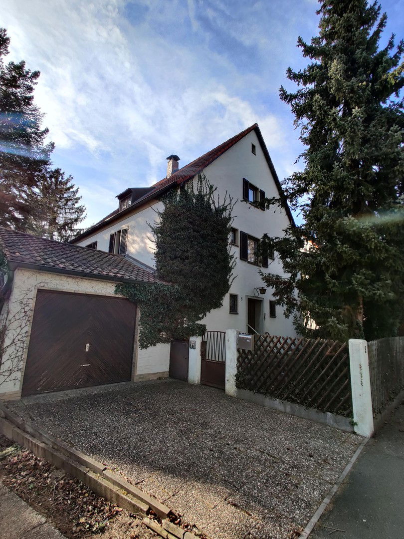 Einfamilienhaus zum Kauf provisionsfrei 698.000 € 6 Zimmer 190 m²<br/>Wohnfläche 597 m²<br/>Grundstück Berlinstraße 5 Scherbsgraben / Billinganlage 121 Fürth 90766