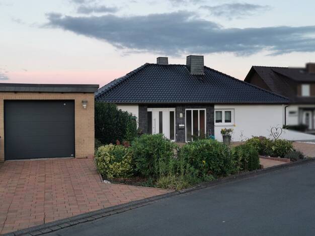 Mehrfamilienhaus zum Kauf 625.000 € 9 Zimmer 280 m² 928 m² Grundstück Großenritte Baunatal 34225
