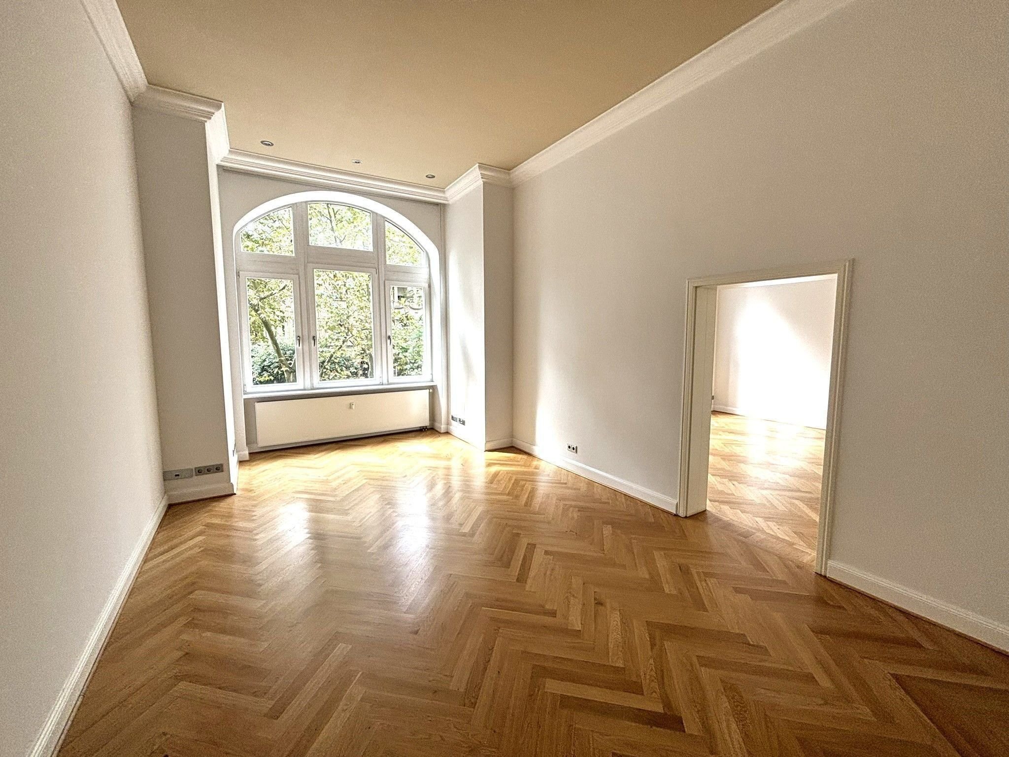 Wohnung zur Miete 2.500 € 5 Zimmer 168 m²<br/>Wohnfläche 1.<br/>Geschoss ab sofort<br/>Verfügbarkeit Luxemburgplatz Wiesbaden 65185