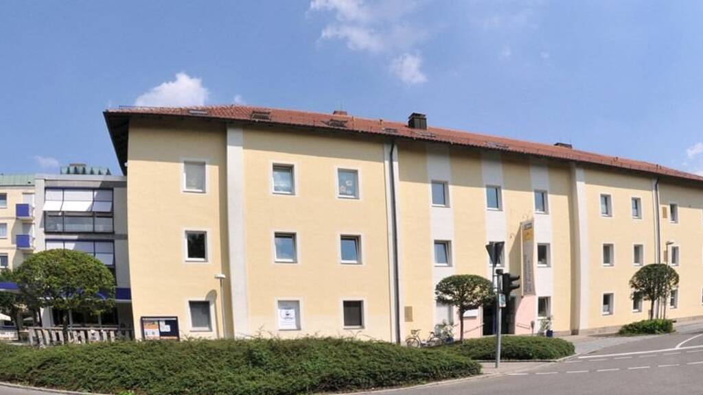 Wohnung zum Kauf provisionsfrei als Kapitalanlage geeignet 90.000 € 2 Zimmer 37,8 m² Bahnhofsplatz 3 Bad Windsheim 91438
