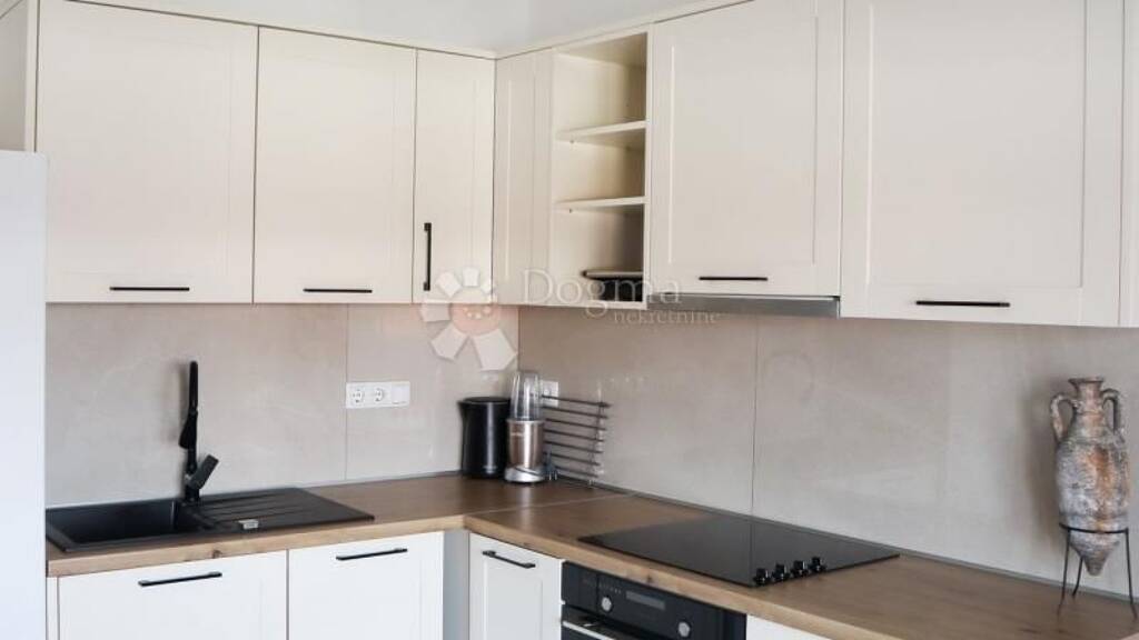 Wohnung zum Kauf 165.000 € 2 Zimmer 40 m² 4. Geschoss Vostarnica - Poluotok 23000