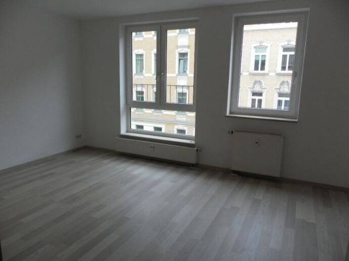 ::: Gemütliches Domizil mit Einbauküche, Balkon und PKW-Stellplatz ::: – Matthesstraße 56, 9113 Chemnitz – Vorschaubild 3
