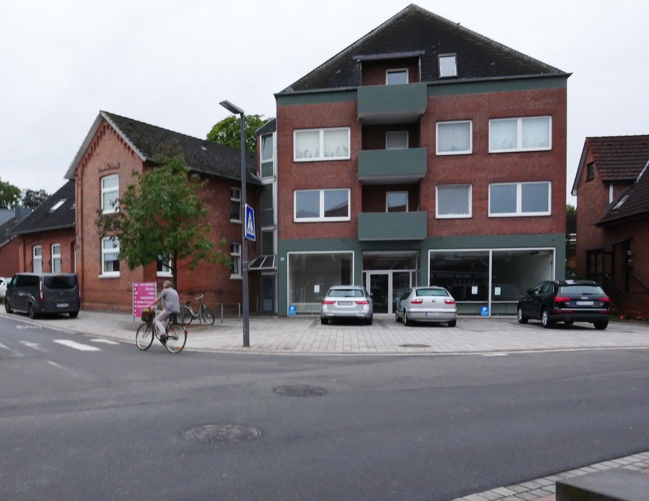 Wohn- und Geschäftshaus zum Kauf als Kapitalanlage geeignet 1.350.000 € 1.147 m²<br/>Fläche 1.252 m²<br/>Grundstück Im kleinen Sande 4/4a Horneburg 21640