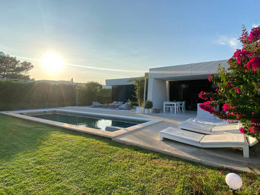 Villa zur Miete 3.500 € 5 Zimmer 200 m² 1.400 m² Grundstück Casas de los Pinos 07559