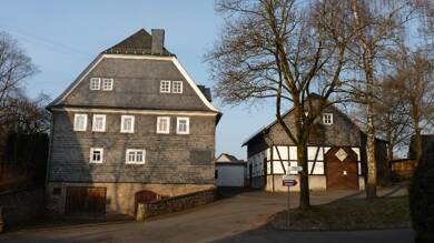 Wohn- und Geschäftshaus zum Kauf provisionsfrei als Kapitalanlage geeignet 429.000 € 13 Zimmer 390 m² 2.049 m² Grundstück Ferndorf Kreuztal 57223