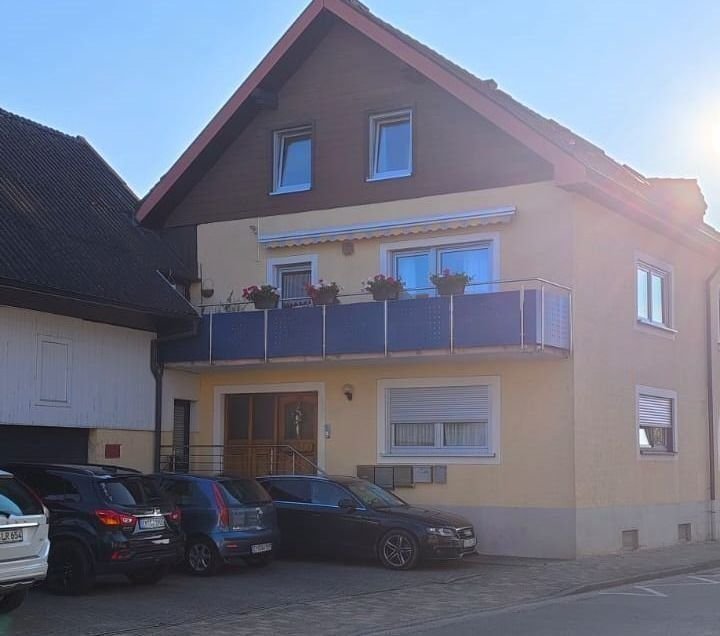 Mehrfamilienhaus zum Kauf 599.000 € 250 m²<br/>Wohnfläche 364 m²<br/>Grundstück Königschaffhausen Endingen 79346