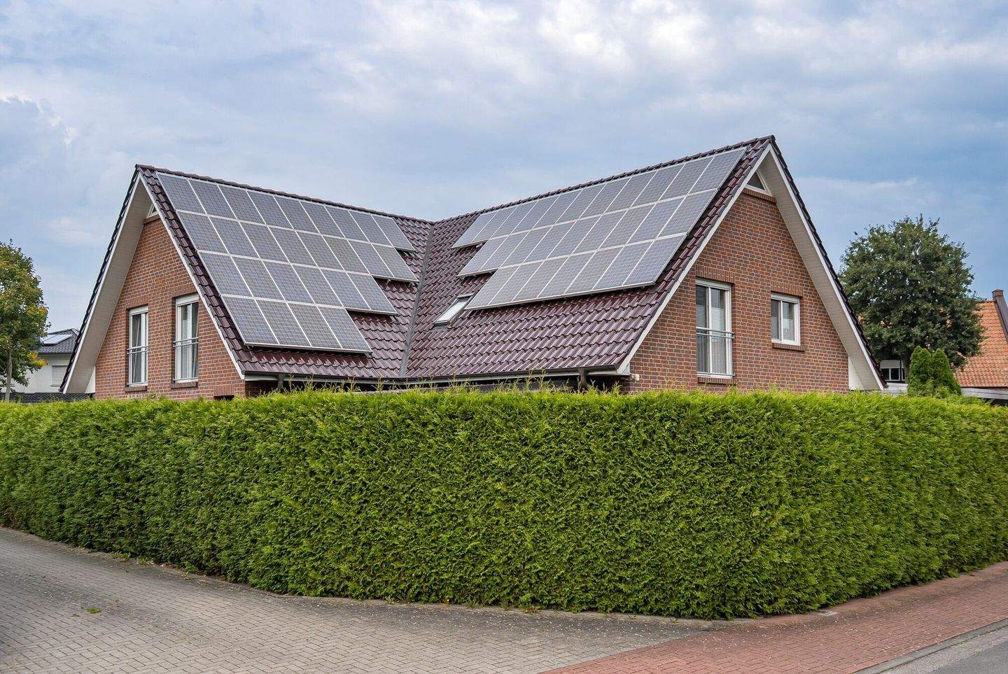 Immobilie in Barßel - Traumhaftes Familienhaus mit Einliegerwohnung, Wintergarten, Doppelcarport, PV-Anlage, u.v.m. - Bild 1
