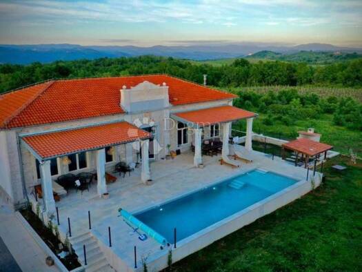 Haus zum Kauf 1.500.000 € 6 Zimmer 428 m² Vizinada Vižinada
