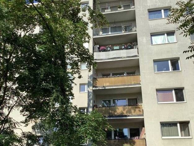 Wohnung zur Miete 1.077 € 3 Zimmer 85 m² 5. Geschoss frei ab 05.10.2026 Rebstöcker Weg 1 Rödelheim Frankfurt am Main 60489