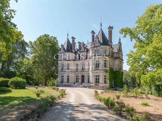 Haus zum Kauf 3.286.000 € 1.255 m² 25.700 m² Grundstück Crouin Cognac 16100