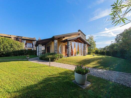 Villa zum Kauf 895.000 € 9 Zimmer 268 m² 450 m² Grundstück Desenzano del Garda 25015