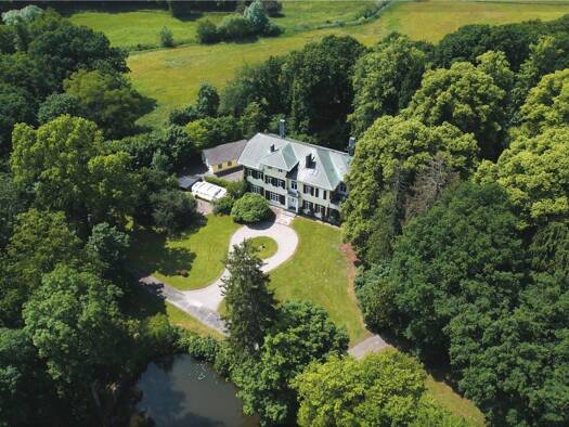 Herrenhaus zum Kauf 21 Zimmer 788 m² 15.179 m² Grundstück Hamfelde 22929