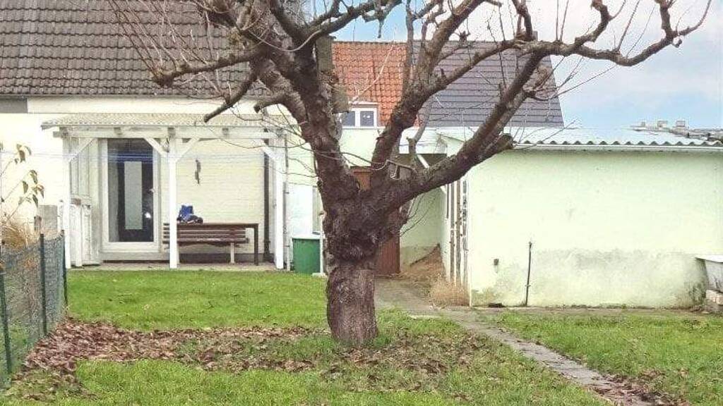 Doppelhaushälfte zum Kauf 165.000 € 2,5 Zimmer 58,5 m² 577 m² Grundstück Travemünde Lübeck 23570