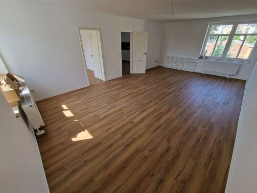 Wohnung zur Miete 820 € 5 Zimmer 128 m² 1. Geschoss frei ab sofort Kaiserstraße 37 Auerbach 08209