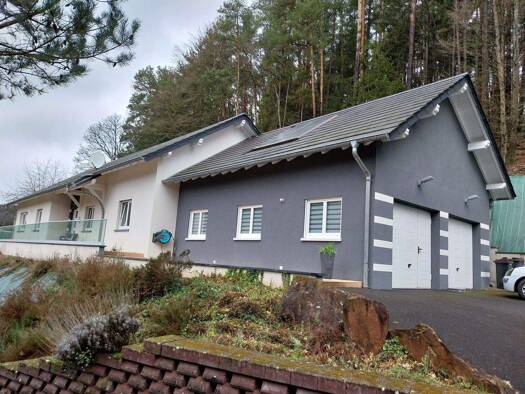 Haus zum Kauf 5 Zimmer 144 m² 1.345 m² Grundstück Reyersviller 57230