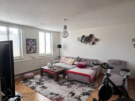 Wohnung zur Miete 750 € 2 Zimmer 75 m² Geschoss 1/2 Weisendorf Weisendorf 91085
