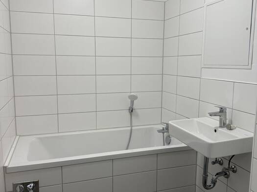 Wohnung zur Miete 390 € 3 Zimmer 57 m² 3. Geschoss Julius-Leber-Ring 1 Roter Berg Erfurt 99087