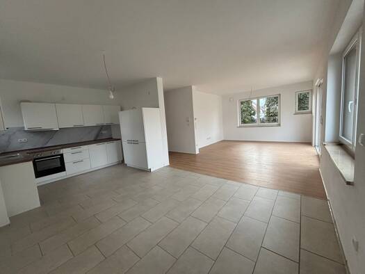 Wohnung zur Miete 1.552 € 3 Zimmer 98 m² Geschoss 1/3 frei ab sofort Würzburger Straße 562 Burgfarrnbach Fürth 90768