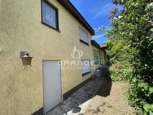 Einfamilienhaus zum Kauf 699.000 € 7 Zimmer 240 m² 1.400 m² Grundstück Ronhof Fürth 90766