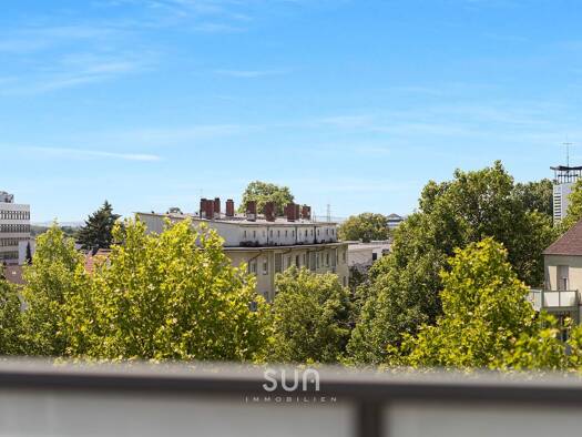 Wohnung zum Kauf 259.000 € 4 Zimmer 82 m² 4. Geschoss Rüsselsheim Rüsselsheim am Main 65428