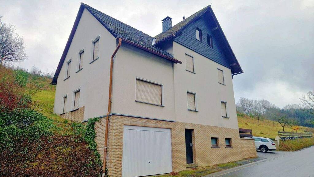 Haus zum Kauf 5 Zimmer 160 m² 15.800 m² Grundstück frei ab sofort Kückelheim Eslohe 59889
