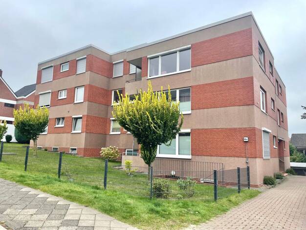 Studio zum Kauf 198.000 € 3 Zimmer 81,4 m² Dachgeschoss, 2. Geschoss frei ab sofort Übriges Stade Stade 21680