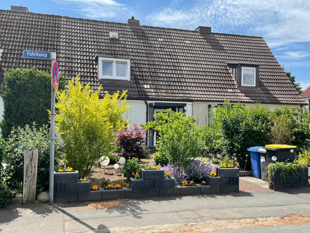 Reihenmittelhaus zum Kauf 210.000 € 4 Zimmer 75 m²<br/>Wohnfläche 221 m²<br/>Grundstück 01.01.2025<br/>Verfügbarkeit Einfeld Neumünster 24536