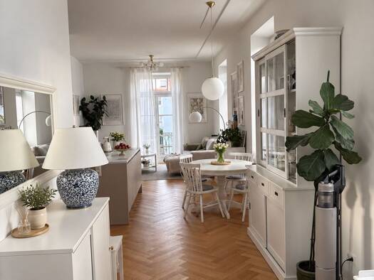 Wohnung zur Miete 1.245 € 3 Zimmer 82 m² Geschoss 1/2 frei ab 01.11.2026 Dettingen an der Erms 72581