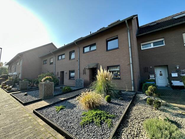 Reihenmittelhaus zum Kauf 499.000 € 5 Zimmer 138 m² 229,6 m² Grundstück Düsseldorf 40599