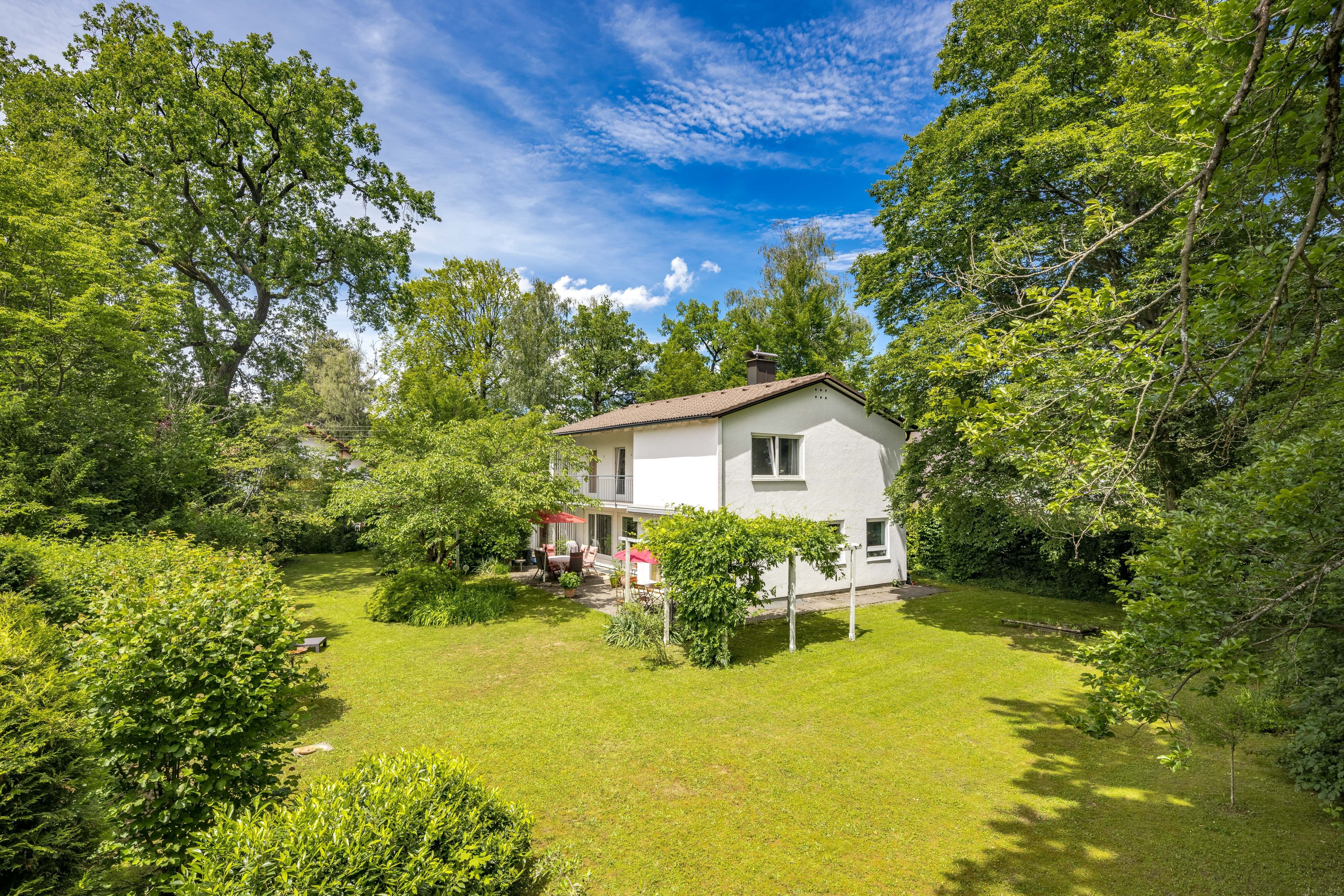 Einfamilienhaus zum Kauf 1.950.000 € 7 Zimmer 181 m²<br/>Wohnfläche 1.455 m²<br/>Grundstück ab sofort<br/>Verfügbarkeit Gauting Gauting 82131