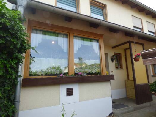 Reihenmittelhaus zum Kauf 135.000 € 4 Zimmer 99 m² 205 m² Grundstück Merzdorf Riesa 01591