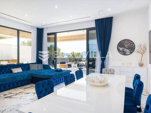 Haus zum Kauf 1.350.000 € 3 Zimmer 254 m² Komarna Slivno 20356