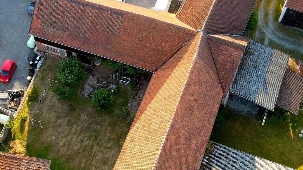 Haus zum Kauf 265.000 € 9,5 Zimmer 221 m² 1.679 m² Grundstück Neukirchen Lichtenfels 35104