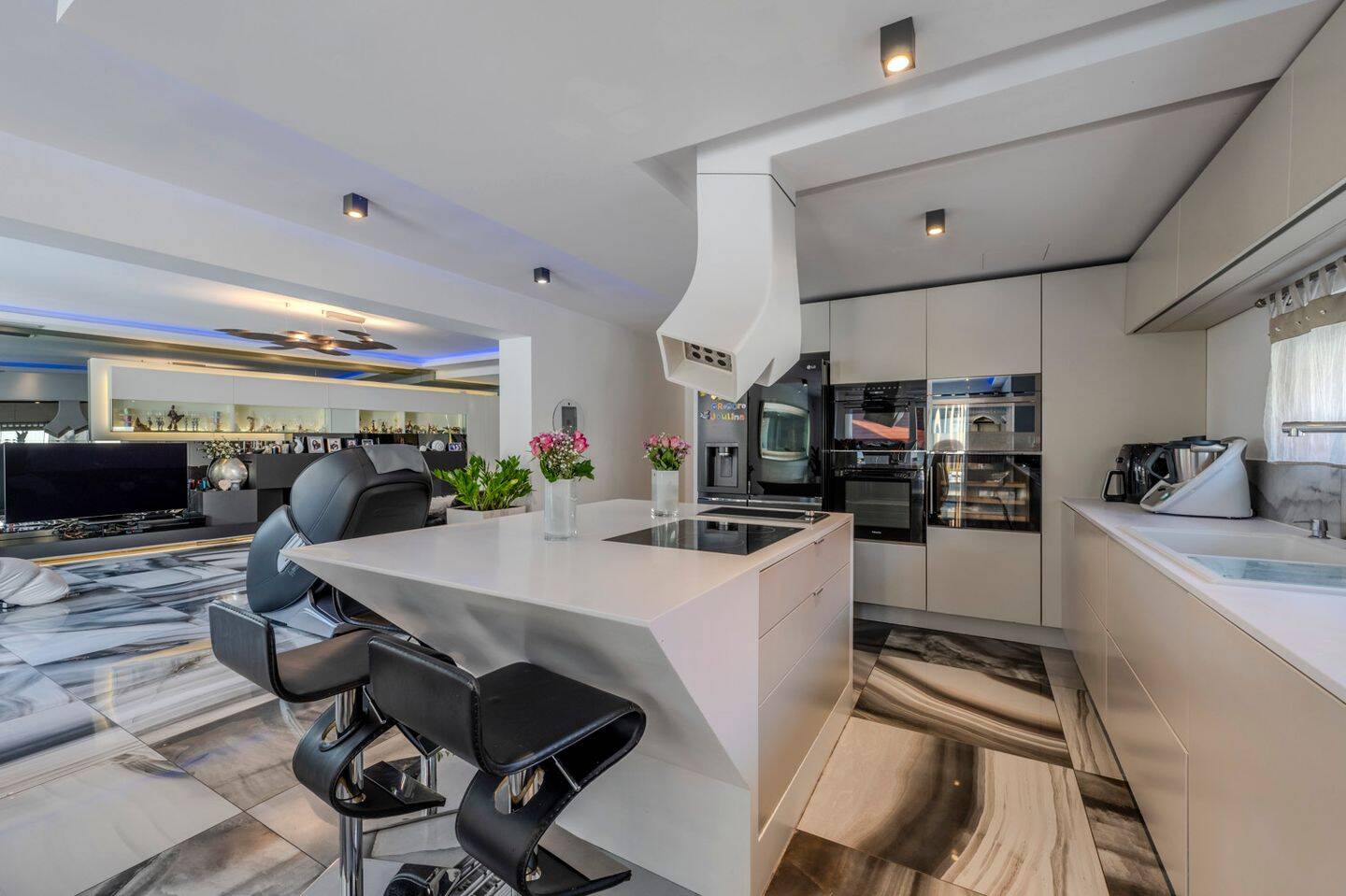 Property thumbnail 5