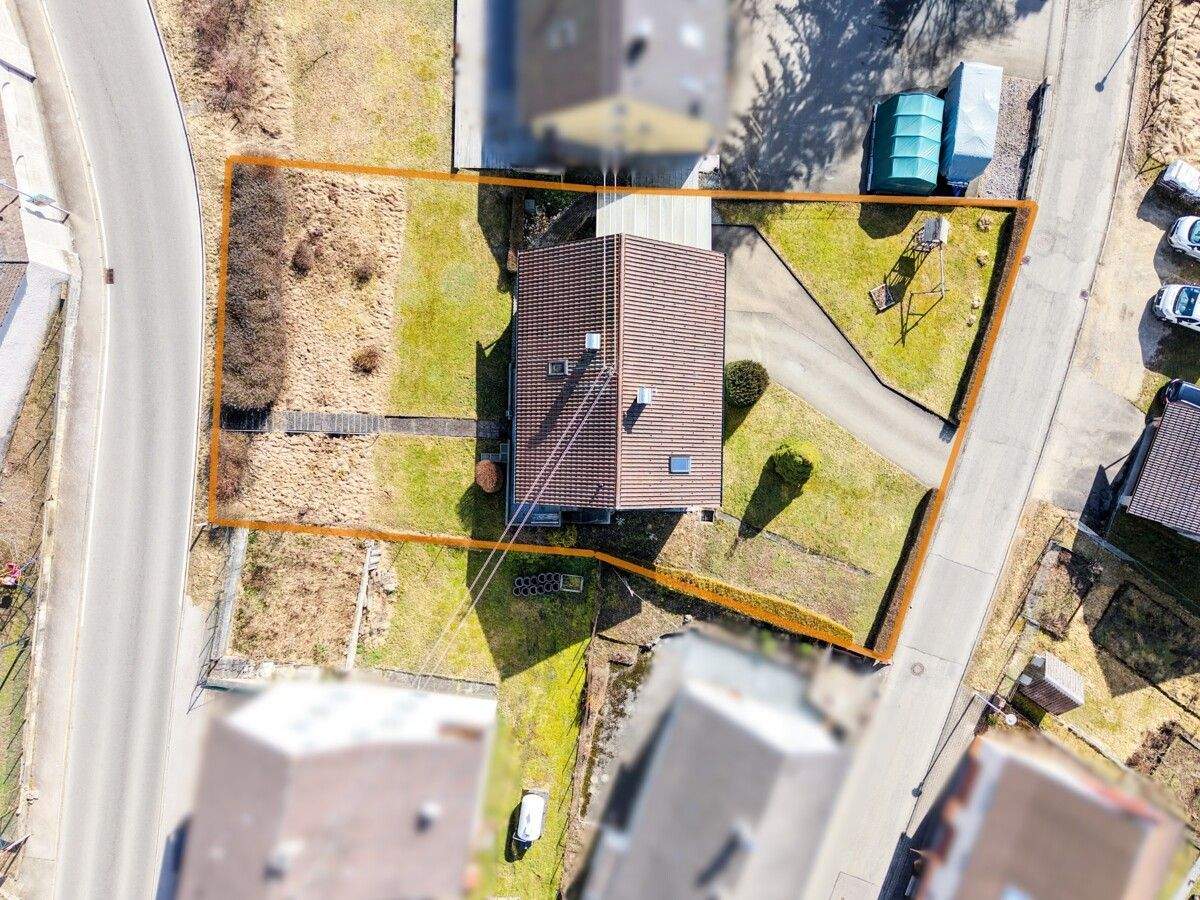 Immobilie in Nusplingen - Familienhaus mit Potenzial - 7 Zimmer, großer Garten & 2 Garagen! - Bild 2