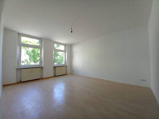 Wohnung zur Miete 270 € 2 Zimmer 51 m² EG frei ab 01.05.2026 Crimmitschau 08451