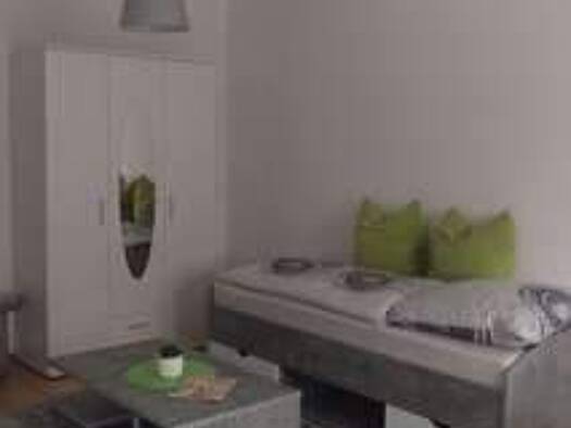 Wohnung zur Miete 1 Zimmer 35,9 m² 5 Geschosse frei ab 01.04.2026 Bautzen 02625