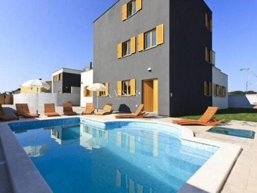 Haus zum Kauf 1.500.000 € 9 Zimmer 400 m² Pula Pula