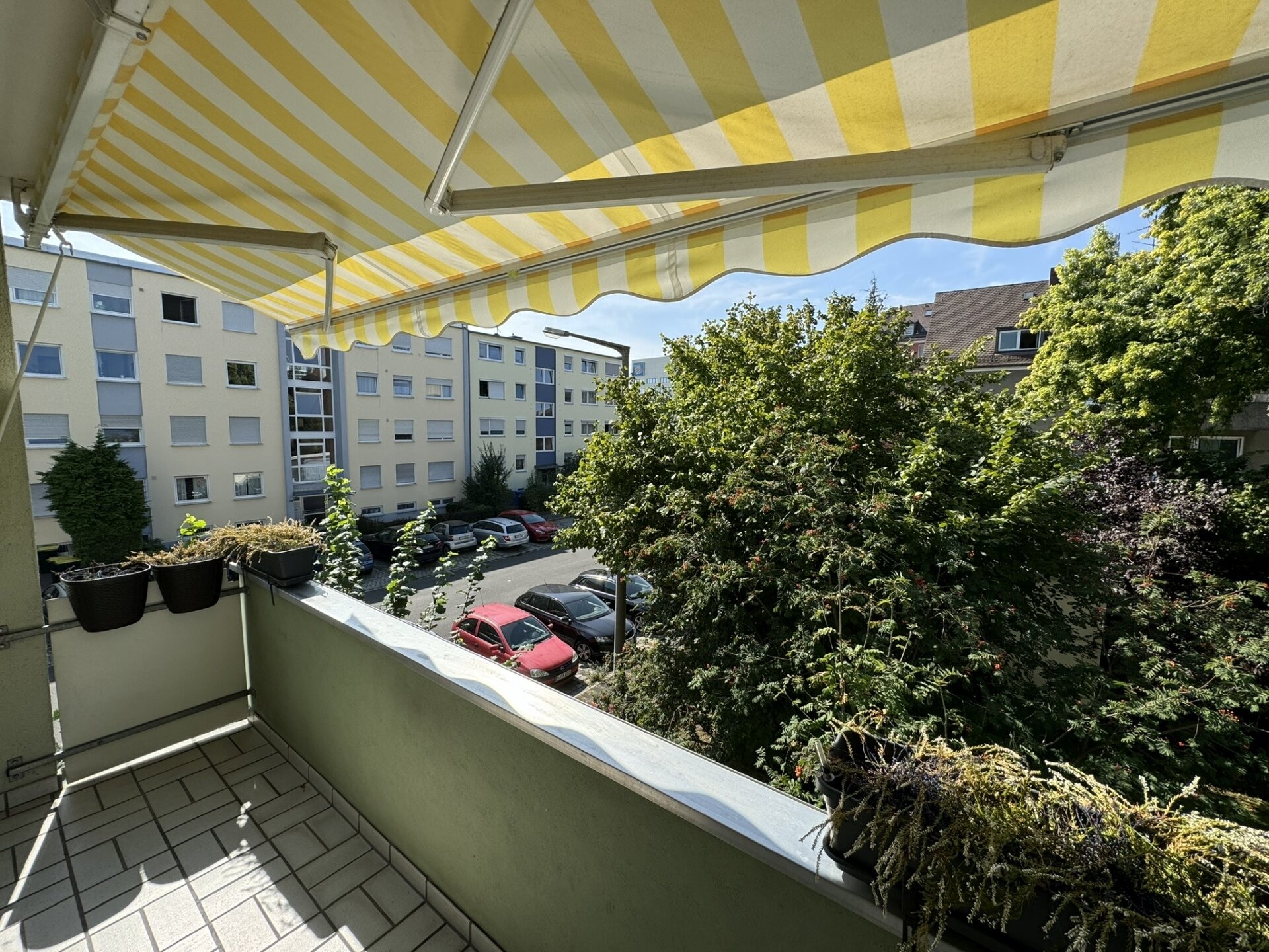 Wohnung zum Kauf provisionsfrei 395.000 € 4 Zimmer 104 m²<br/>Wohnfläche 1.<br/>Geschoss ab sofort<br/>Verfügbarkeit Schongauerstr. 3 Thon Nürnberg 90408