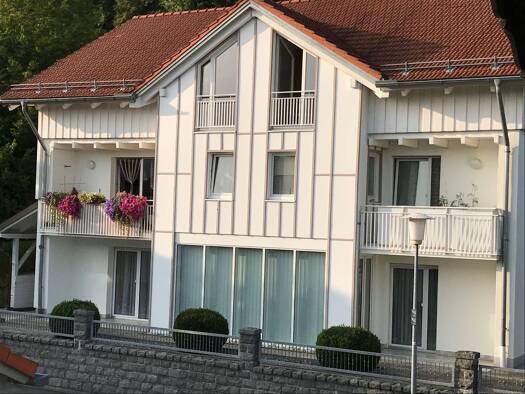 Wohnung zur Miete 450 € 2 Zimmer 54 m² Geschoss 1/2 frei ab sofort Weberstraße 12 Schönberg 94513