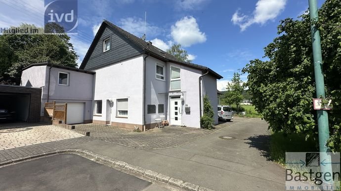 Einfamilienhaus zum Kauf 270.000 € 5 Zimmer 206 m²<br/>Wohnfläche 1.036 m²<br/>Grundstück Bengel Bengel 54538