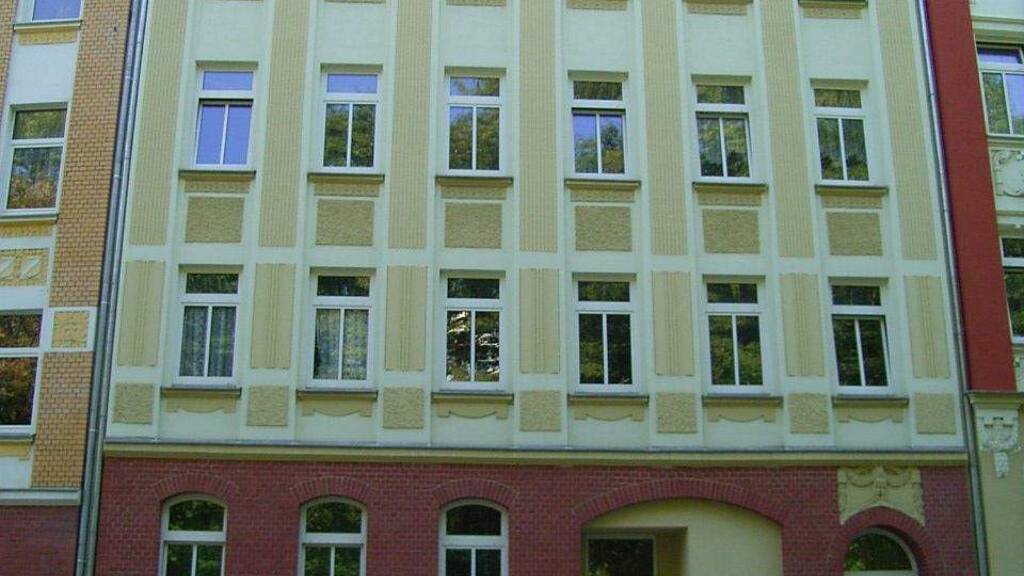 Wohnung zur Miete 151 € 36,7 m² Westend Plauen 08523