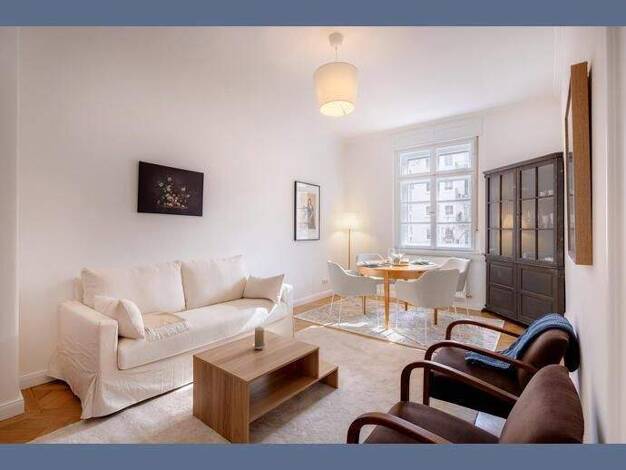 Wohnung zur Miete Wohnen auf Zeit 2.750 € 2,5 Zimmer 76 m² Maxvorstadt München 80798