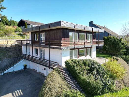 Mehrfamilienhaus zum Kauf 349.000 € 8 Zimmer 204 m² 851 m² Grundstück frei ab sofort Oberagger Reichshof 51580