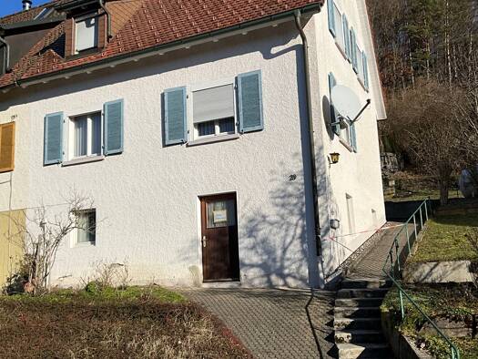 Doppelhaushälfte zum Kauf 195.000 € 5 Zimmer 100 m² 401 m² Grundstück frei ab sofort Stühlingen 79780