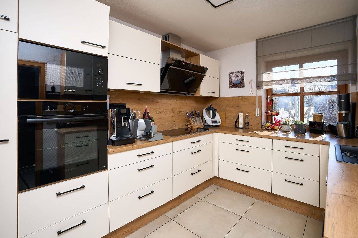 Immobilie in Walpertskirchen - Exklusives Wohnen in einem hochwertig sanierten Haus, Einziehen und sich wohlfühlen, viel Comfort - Bild 4